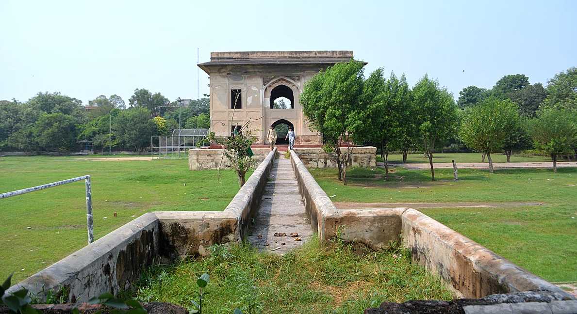 Nadira begum tomb