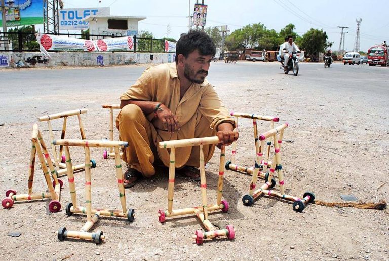 walker-kids-pakistan