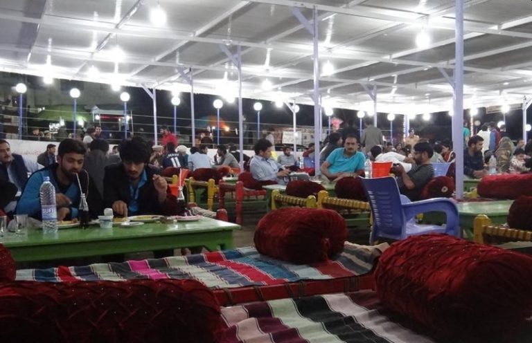 moon-restaurant-naran