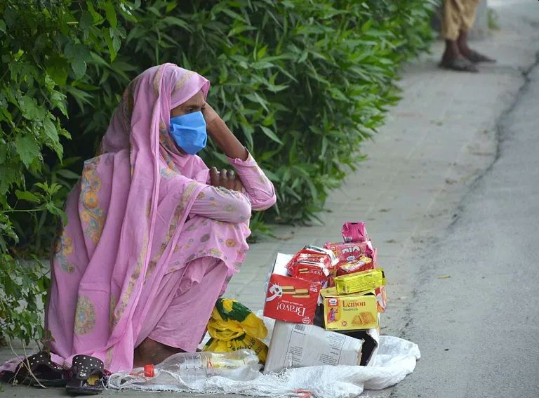 Street Sellers in Pakistan during COVID-19