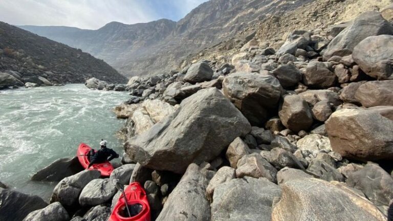 white-water-rafting-pakistan