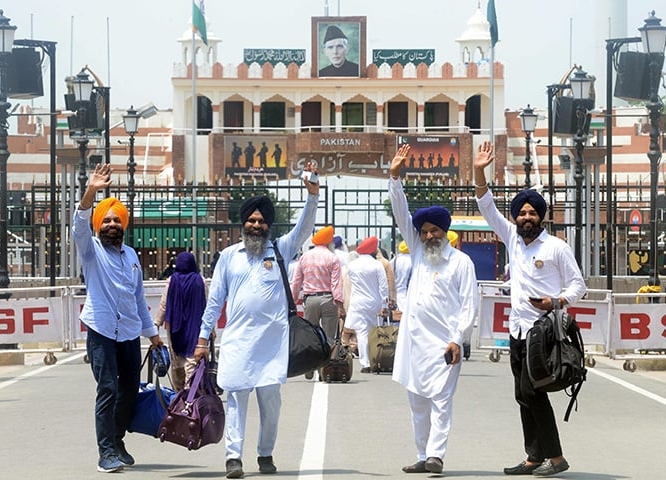 2,200 Sikh Yatrees Arrive for Besakhee in Pakistan
